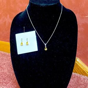 Yellow stone with silver necklace with earrings set